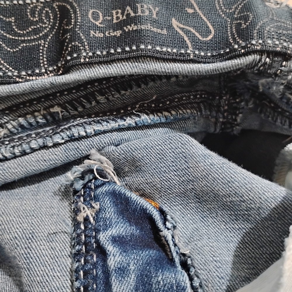 Classic Women's Wrangler Blue Boot Cut Jeans with Faded Denim - Picture 6 of 6